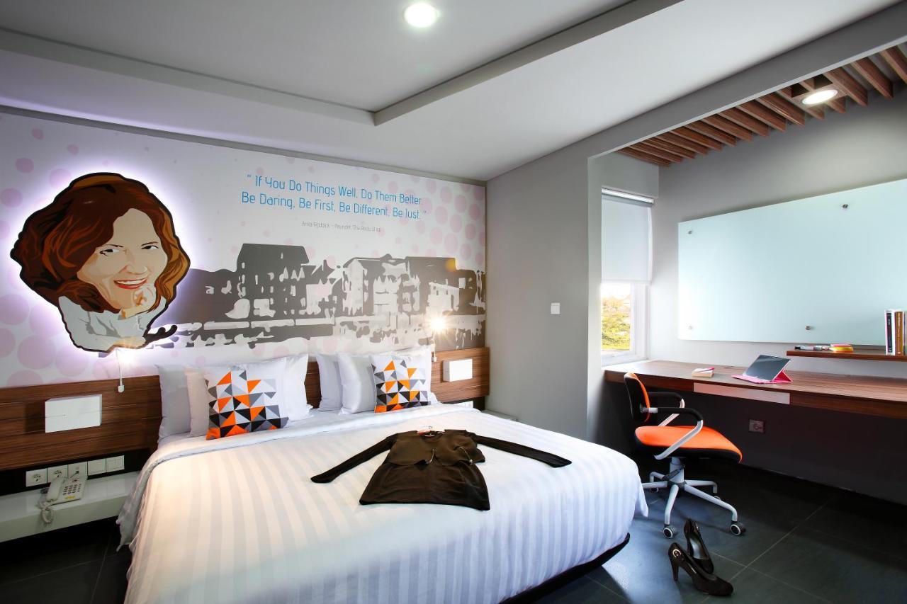 Berry Biz Hotel Sunset Road Seminyak Extérieur photo